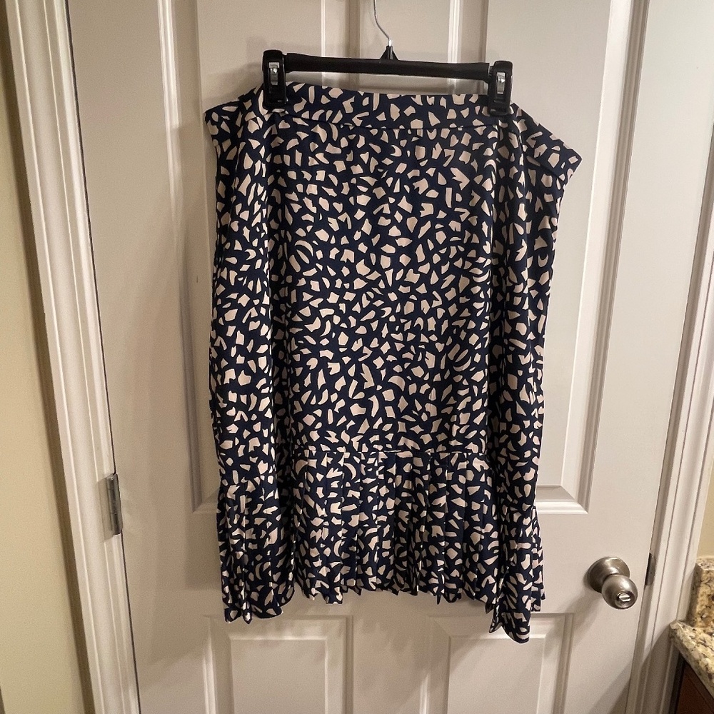 Ann Taylor Abstract Print Blue and Tan Skirt with Decorative Pleats, Size 18